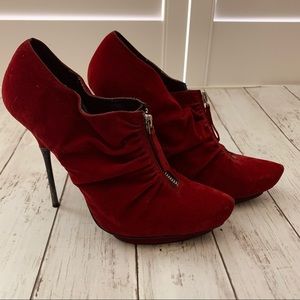 LuiChiny- velour- Flapper Red- Heal/booty
